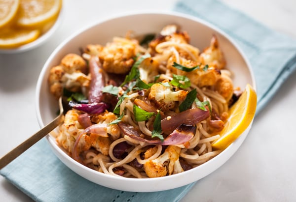 Spicy Roasted Cauliflower Lemon Pasta: A quick and flavorful vegan dinner | The Full Helping Spicy Roasted Cauliflower Lemon Pasta: A quick and flavorful vegan dinner | The Full Helping
