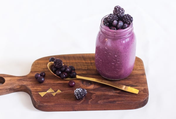 Black and Blue Smoothie | The Full Helping