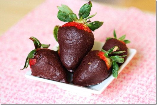 Raw Vegan Chocolate Covered Strawberries