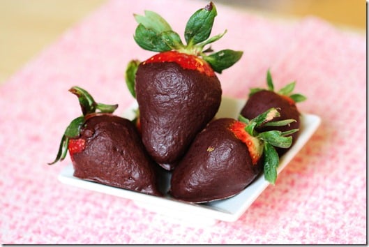 Raw Vegan Chocolate Covered Strawberries