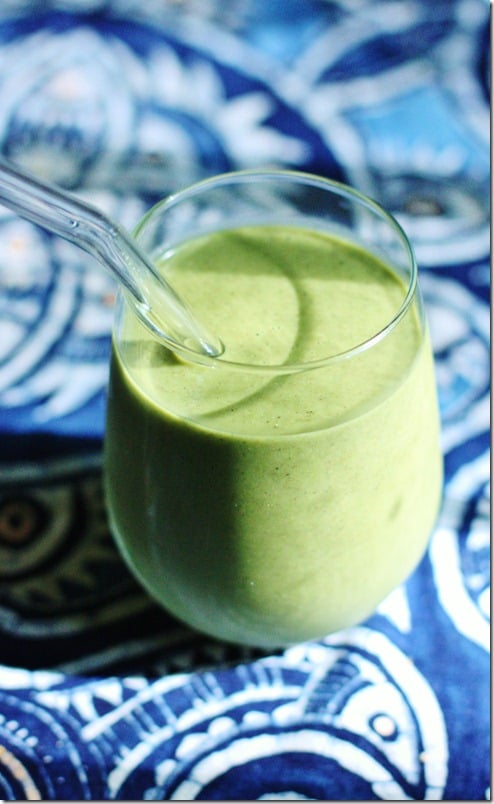 parsley pineapple green smoothie