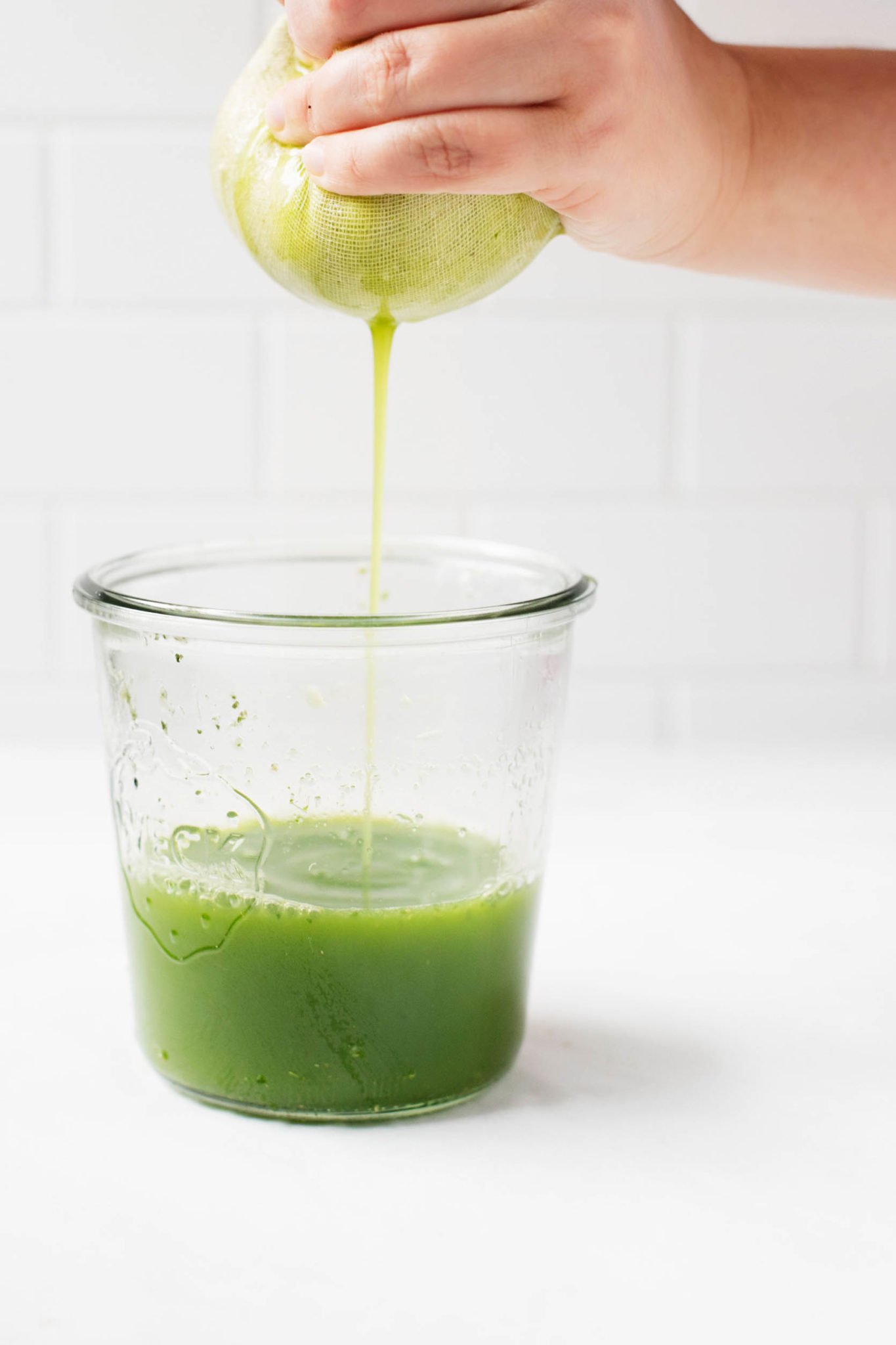 Easy Green Juice Recipe + Juicing Nutrition Tips The Full Helping