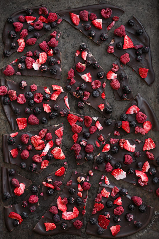 fruity-chocolate-bark