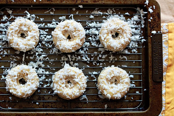 Vegan-Lemon-Coconut-Baked-Doughnuts-4