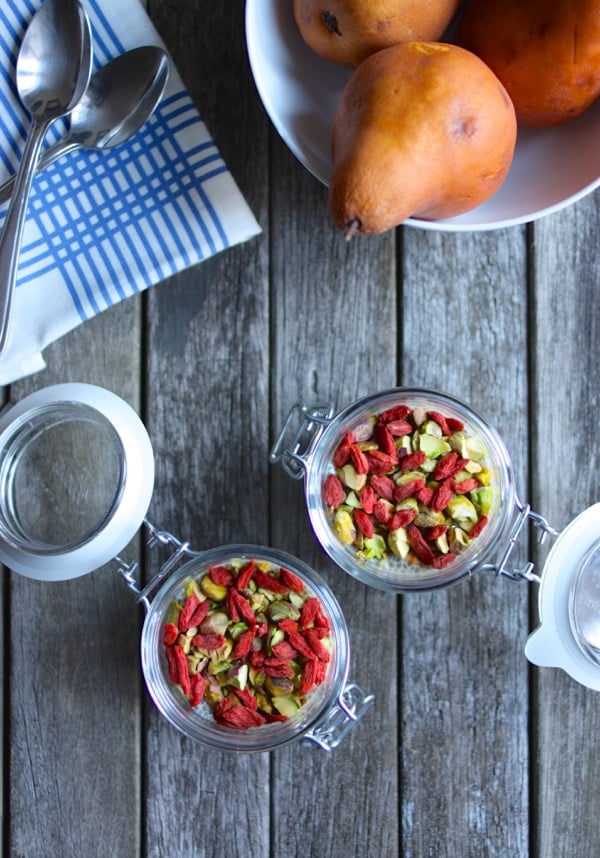 Citrus Ginger Chia Cups with Pistachios and Goji Berries // Choosing Raw