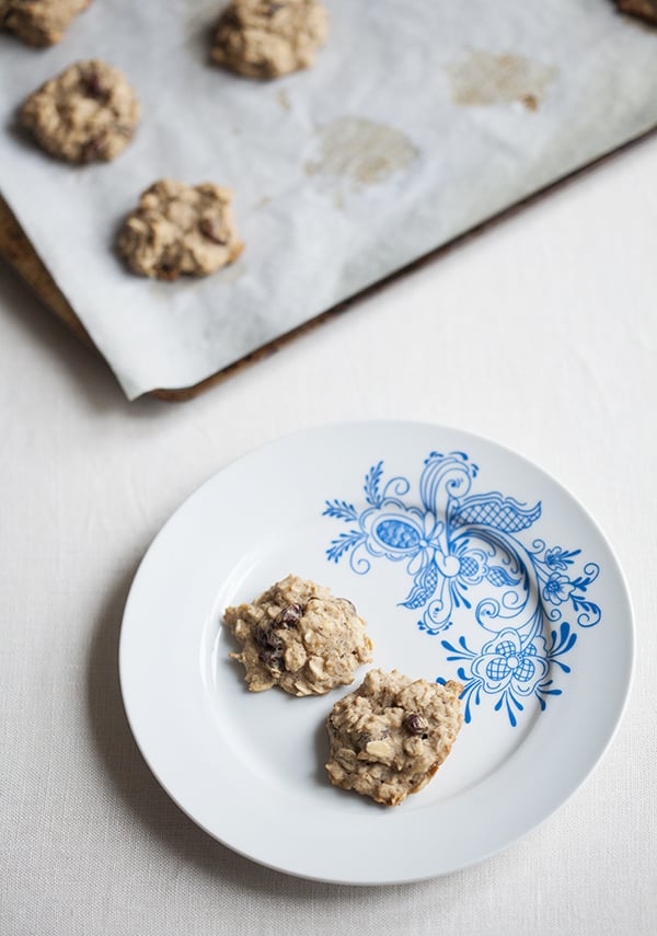 Gluten Free Oatmeal Raisin Cardamom Cookies // Choosing Raw