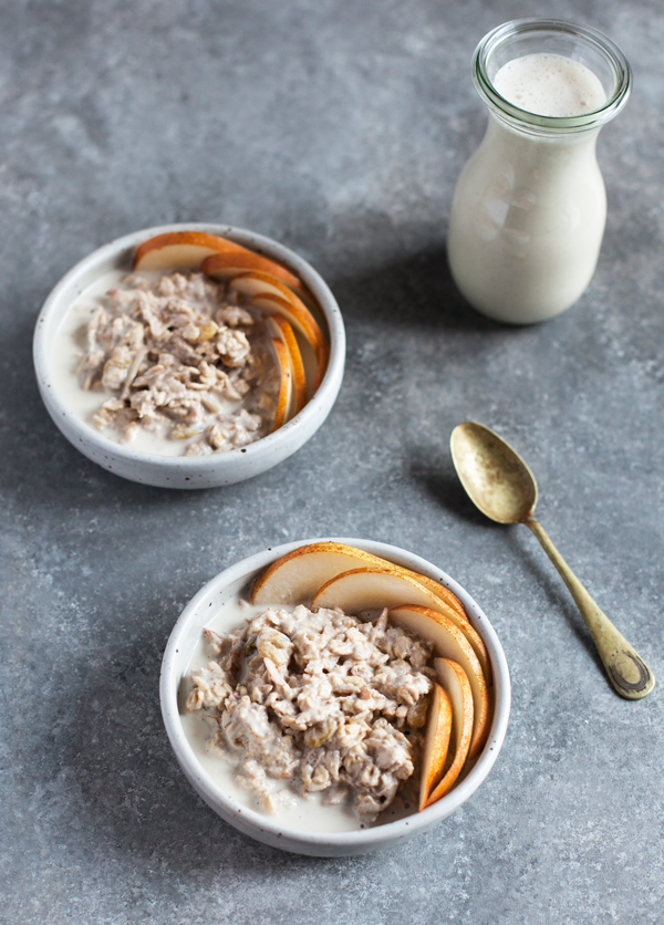 Ginger Pear Muesli with Creamy Cashew Milk: vegan and refined sugar free! A great make ahead breakfast | The Full Helping