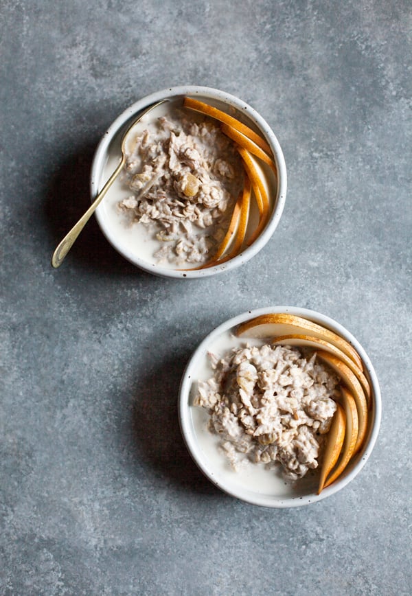Ginger Pear Muesli with Creamy Cashew Milk: vegan and refined sugar free! A great make ahead breakfast | The Full Helping