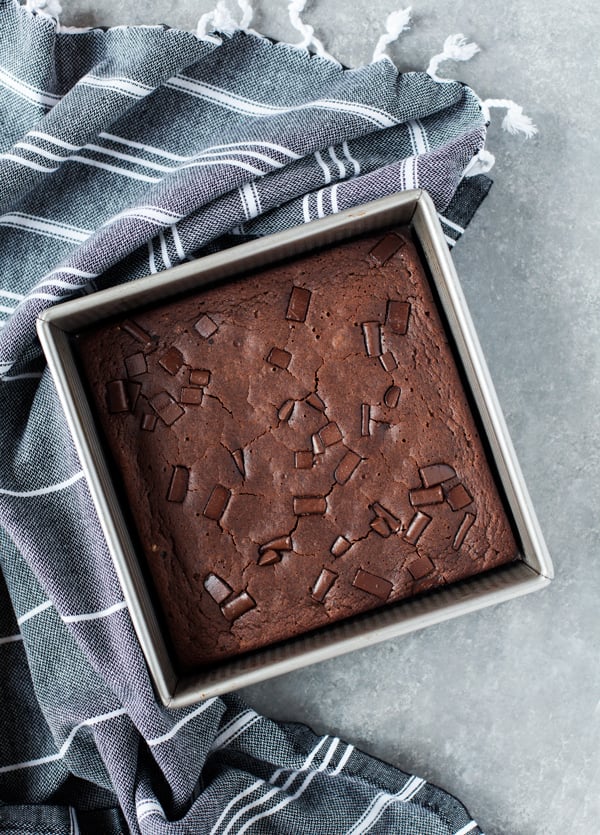 Vegan, gluten free dark chocolate espresso brownies: decadent and chewy! | The Full Helping