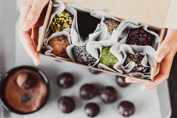 Cocoon_Cooks_Cacao_Almond_Truffles_1