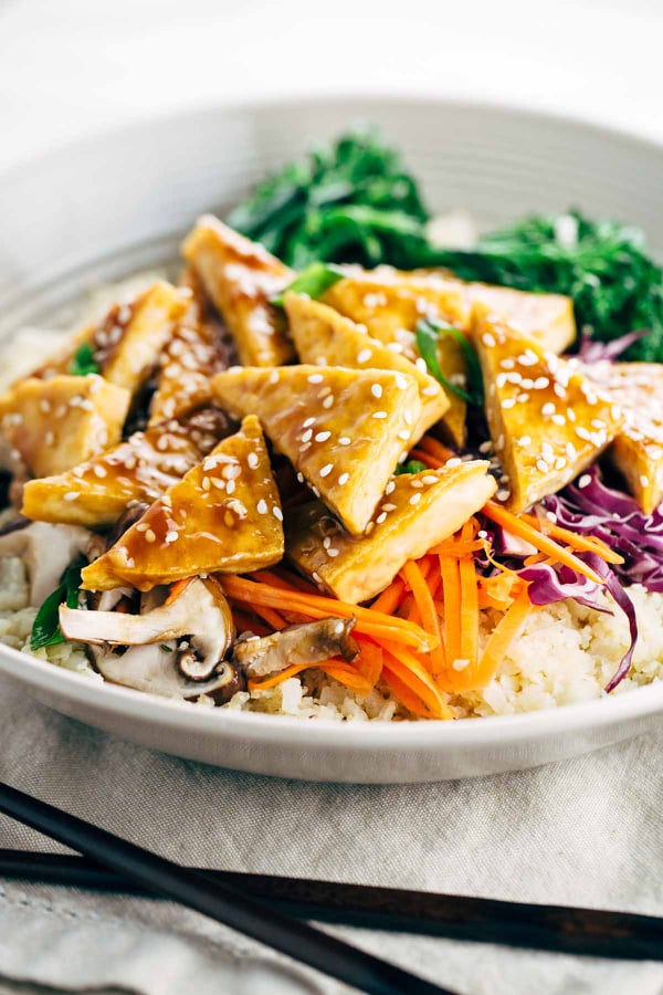 teriyaki-glazed-tofu-with-cauliflower-rice-and-vegetables-in-bowl