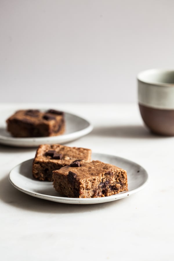 Vegan, Gluten Free Banana Bread Blondies | The Full Helping