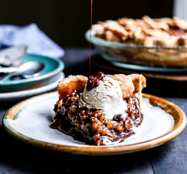 tracis-bourbon-pecan-pie