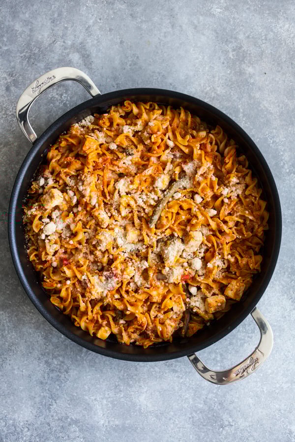 Easy Vegan Pizza Pasta Bake | The Full Helping