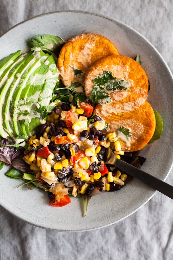 Southwestern Sweet Potato Hash Brown & Black Bean Breakfast Bowls | The Full Helping