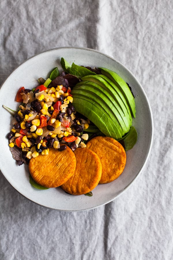 Southwestern Sweet Potato Hash Brown & Black Bean Breakfast Bowls | The Full Helping