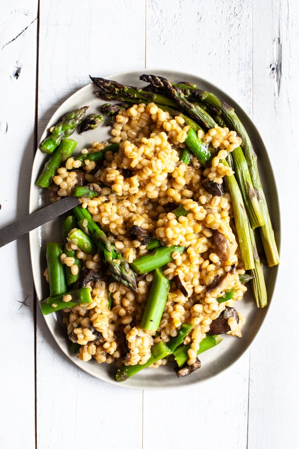 Vegan Barley Asparagus Mushroom Risotto | The Full Helping