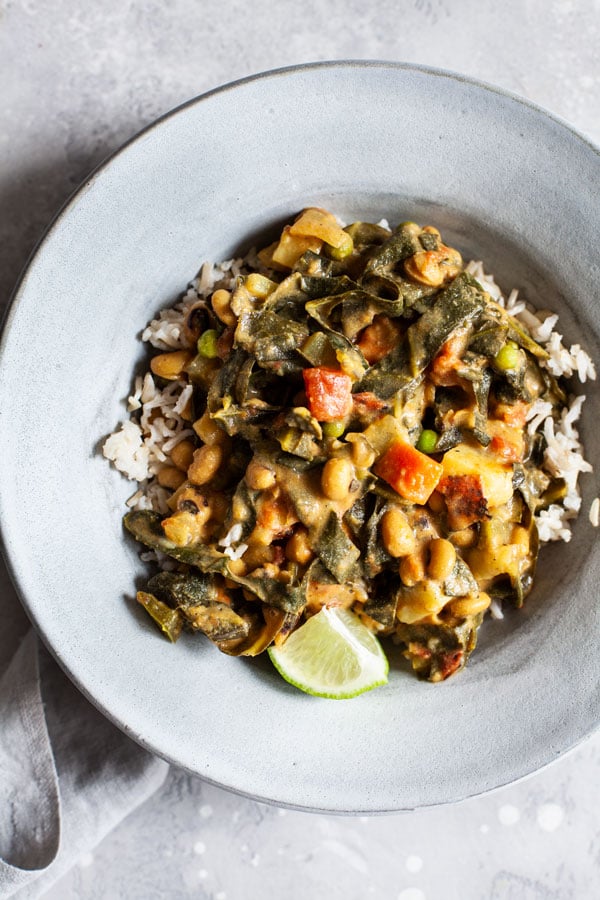 caribbean black eyed pea & collard green curry