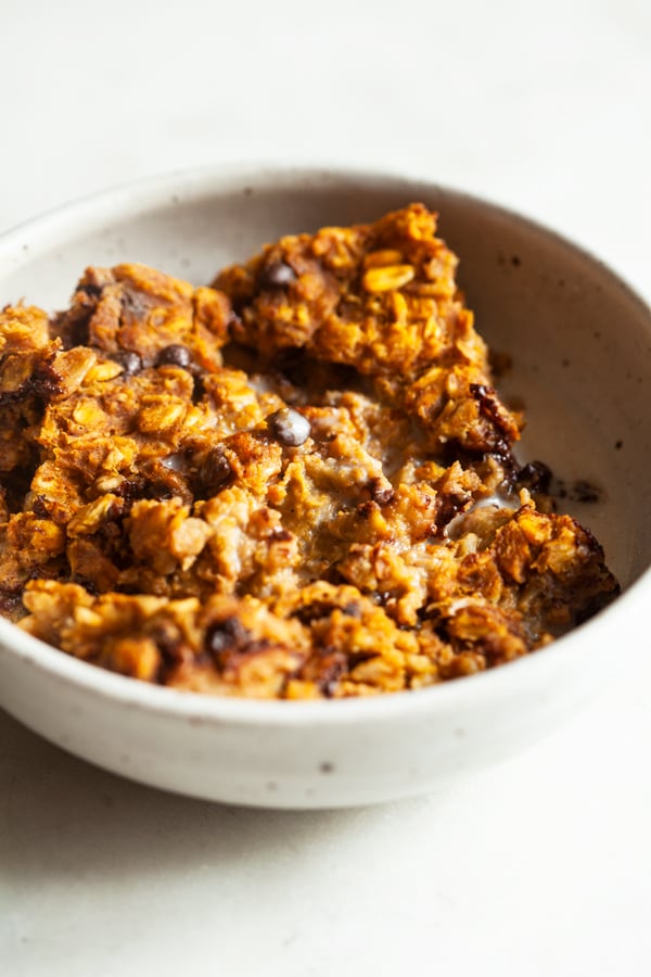 Vegan Pumpkin Chocolate Chip Baked Oatmeal