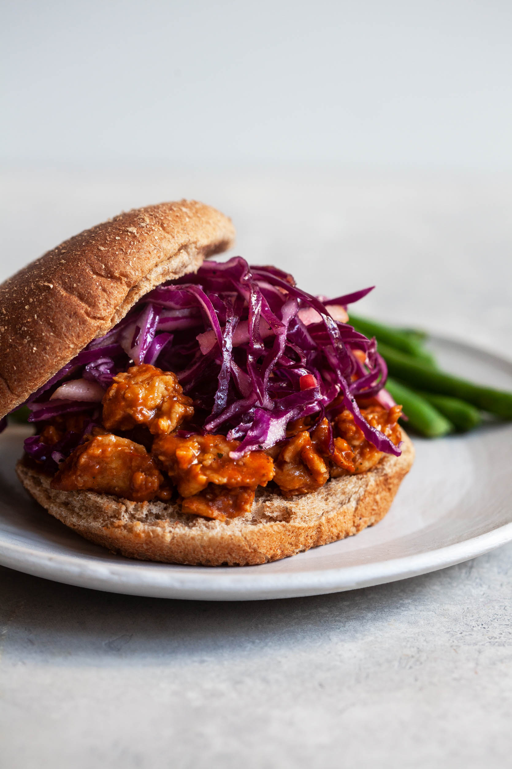 BBQ Sandwiches de col rizada y col de manzana y soja | La ayuda completa