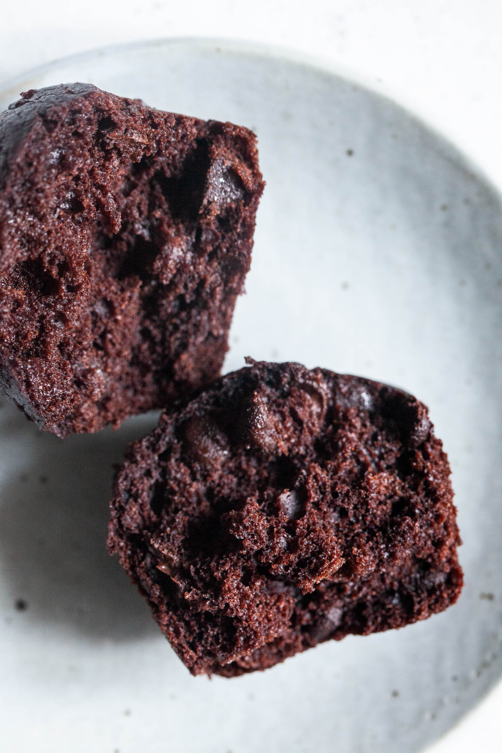 Magdalenas veganas de chocolate doble | La ayuda completa