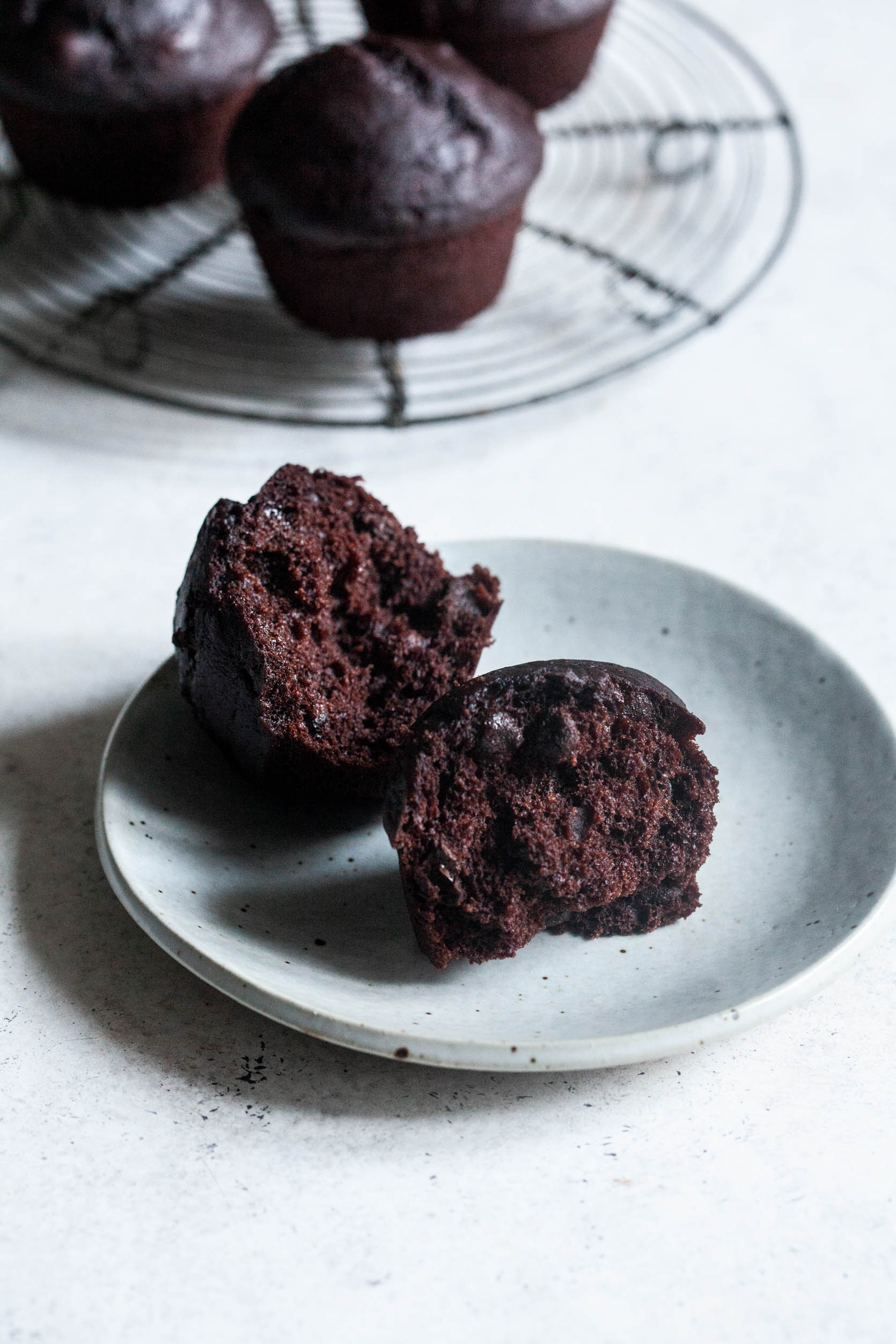 Magdalenas veganas de chocolate doble | La ayuda completa
