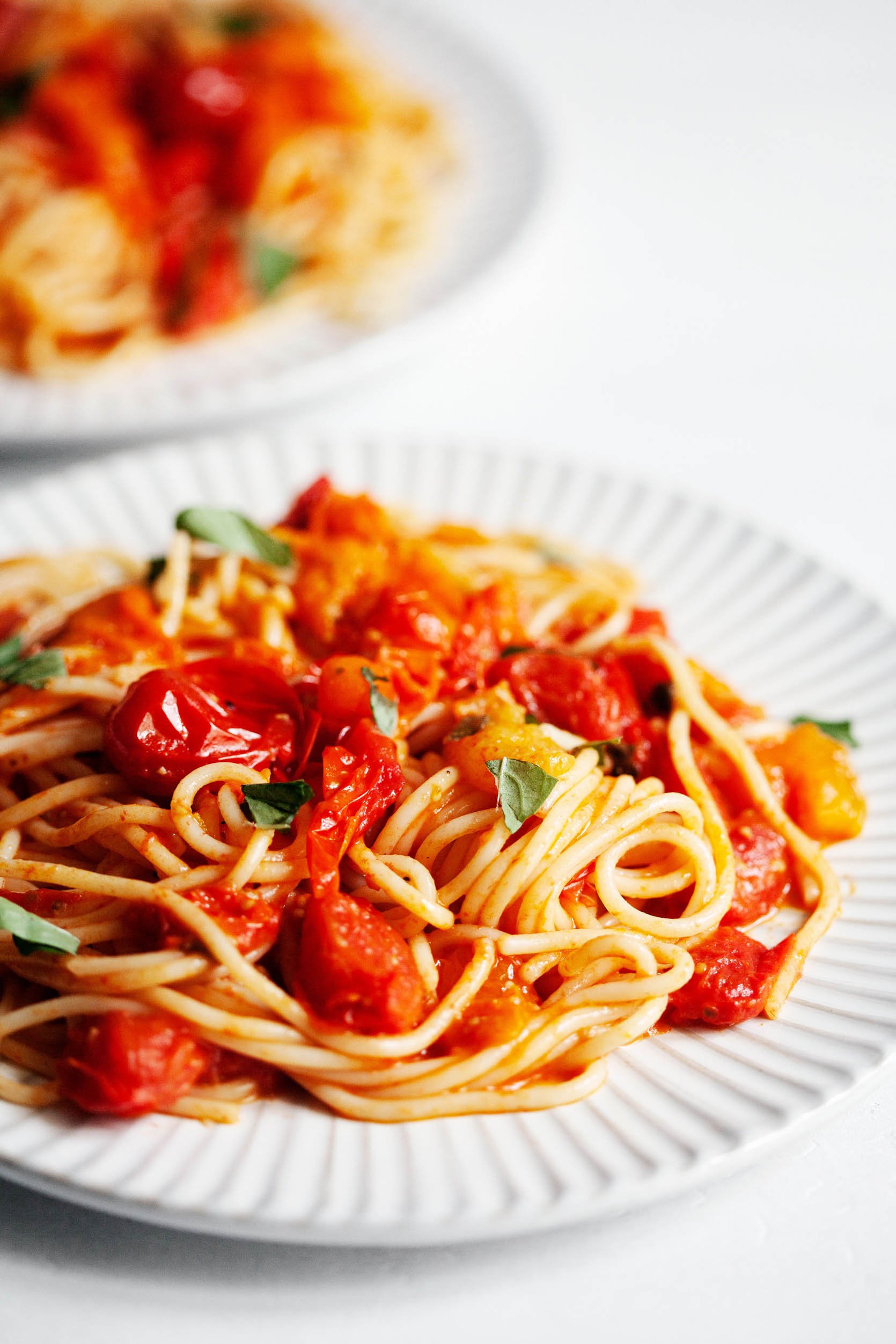 Simple Vegan Burst Cherry Tomato Pasta | The Full Helping