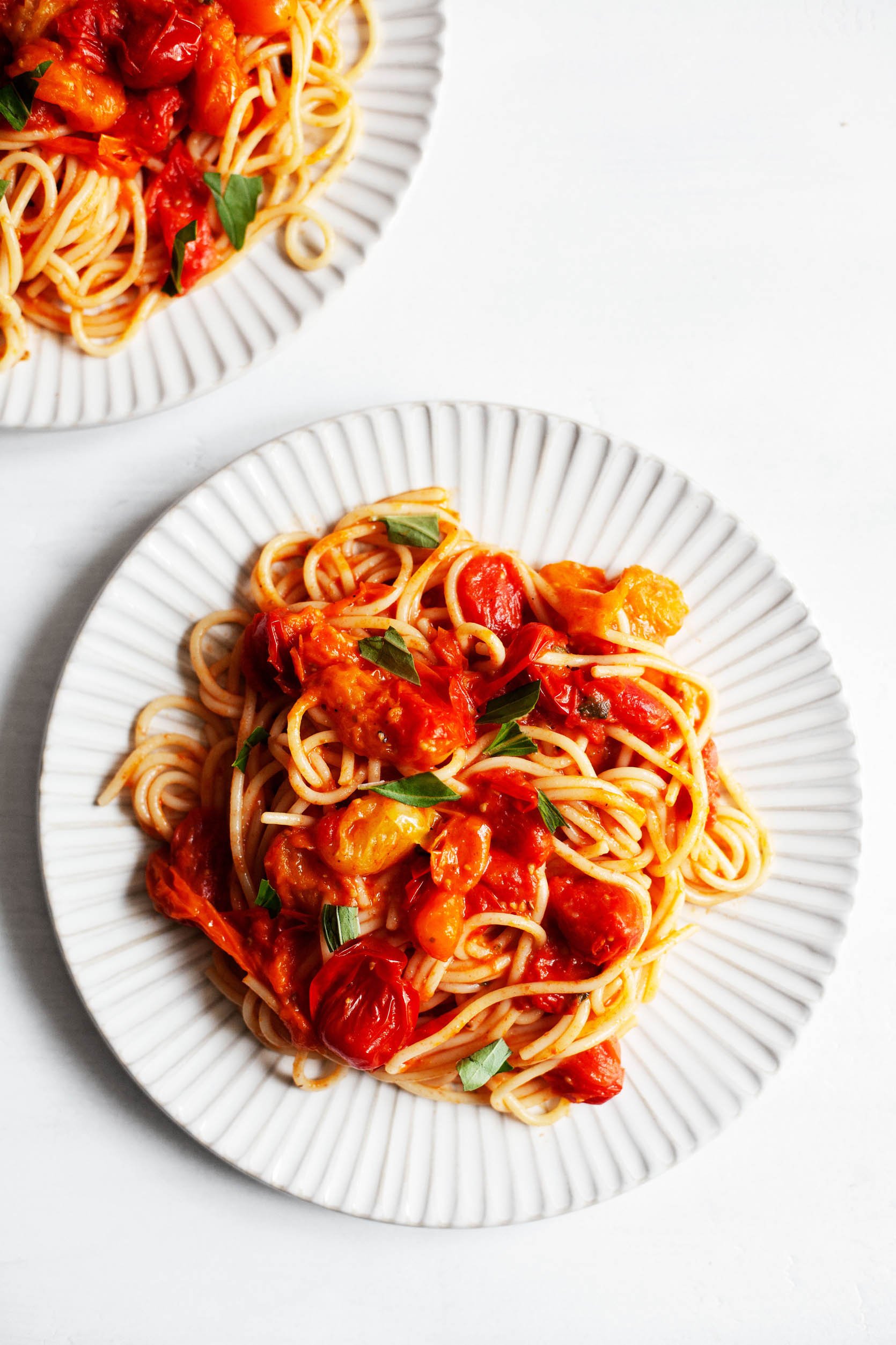 Vegan Burst Cherry Tomato Pasta | The Full Helping